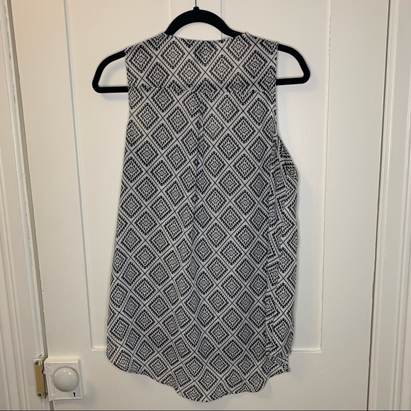 Patterned Tank Top - Picture 3 of 3